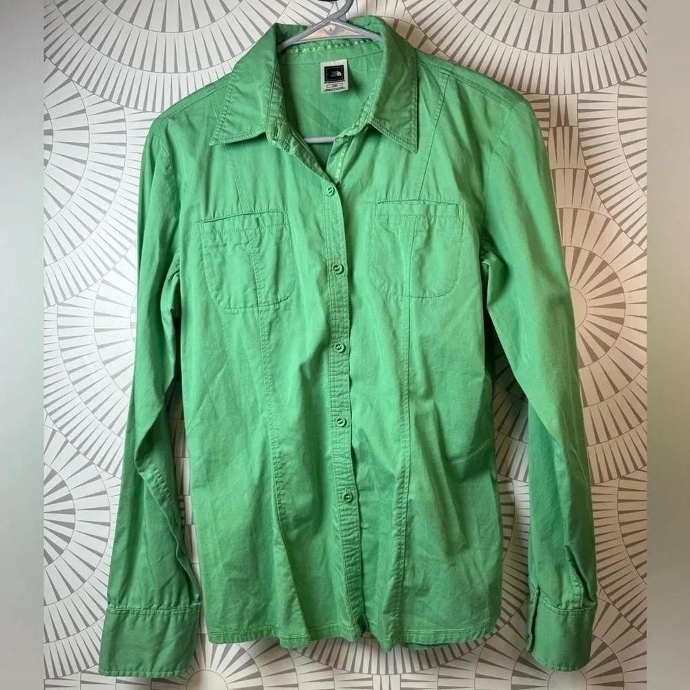 The North Face Women’s Long Sleeve Button Up Shirt Green‎ Large